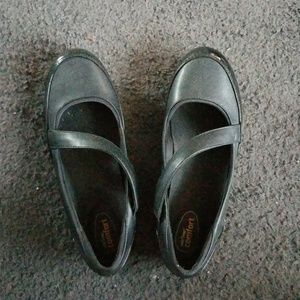 FINAL SALE Comfort Flats